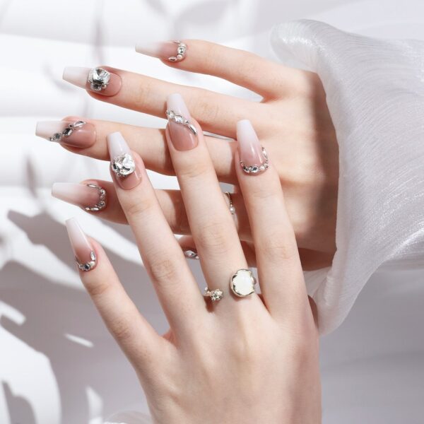 Handmade Almond-Shaped Nail Art Nude Gradient Luxury Swarovski Crystals Decor Press On Nails Nail Supplies - Image 4