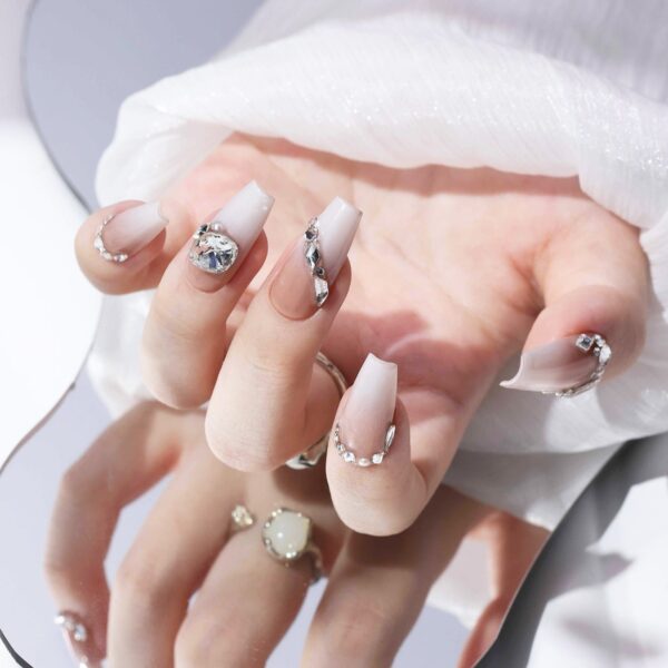 Handmade Almond-Shaped Nail Art Nude Gradient Luxury Swarovski Crystals Decor Press On Nails Nail Supplies - Image 8
