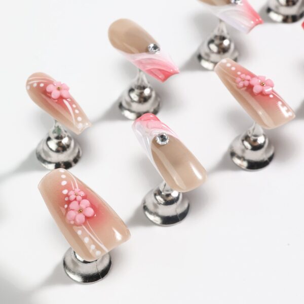 10pcs Medium Coffin-Shaped Featuring Gradient In Blush And Nude Color French 3D Flower Pearl Nail Art Set - Image 6